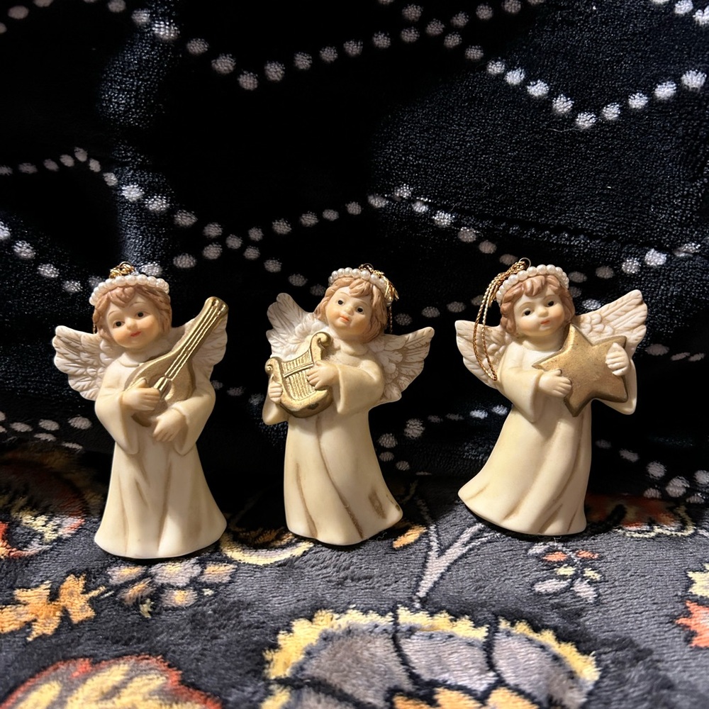 Lloyds set of 3 angel ornaments